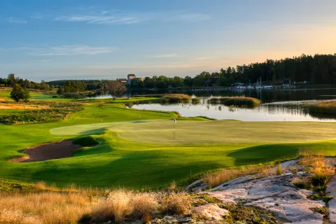 Golfpaket på Åland med hotell och spel på Ålands Golfklubb vid havet