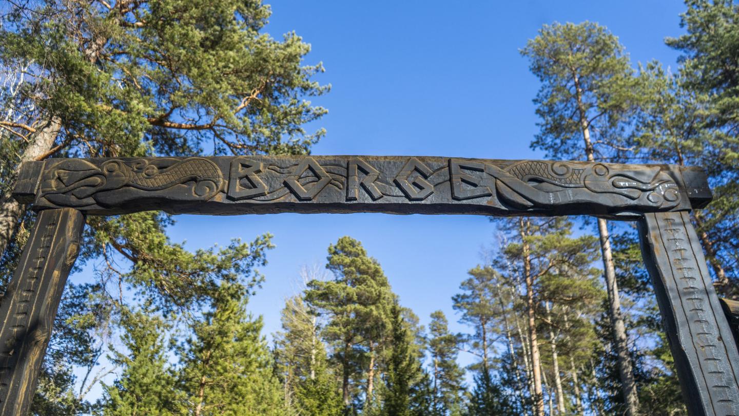 Borgboda 2,5 km − Ålands största fornborg och idas stuga