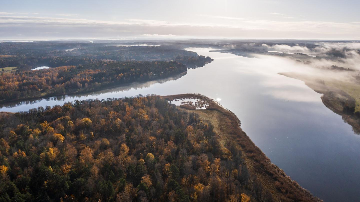 Prästgårdsnäset 2,1 km − nature’s spirit and richness in historical landscape